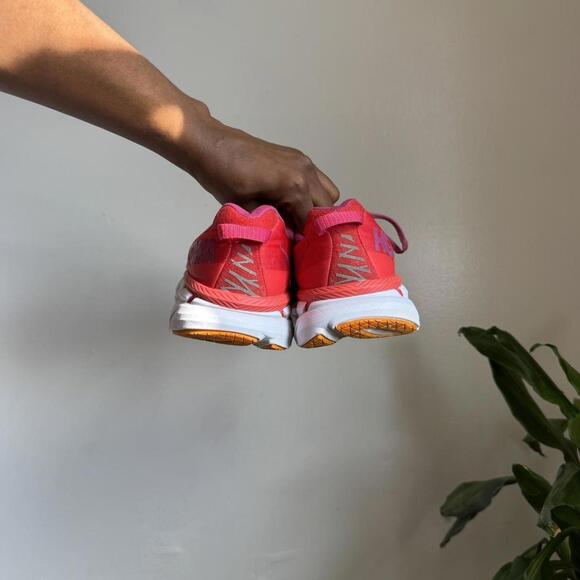 HOKA women’s Clifton 6 Wide - Ultra Magenta/Fusion Coral size 10 - Picture 6 of 8